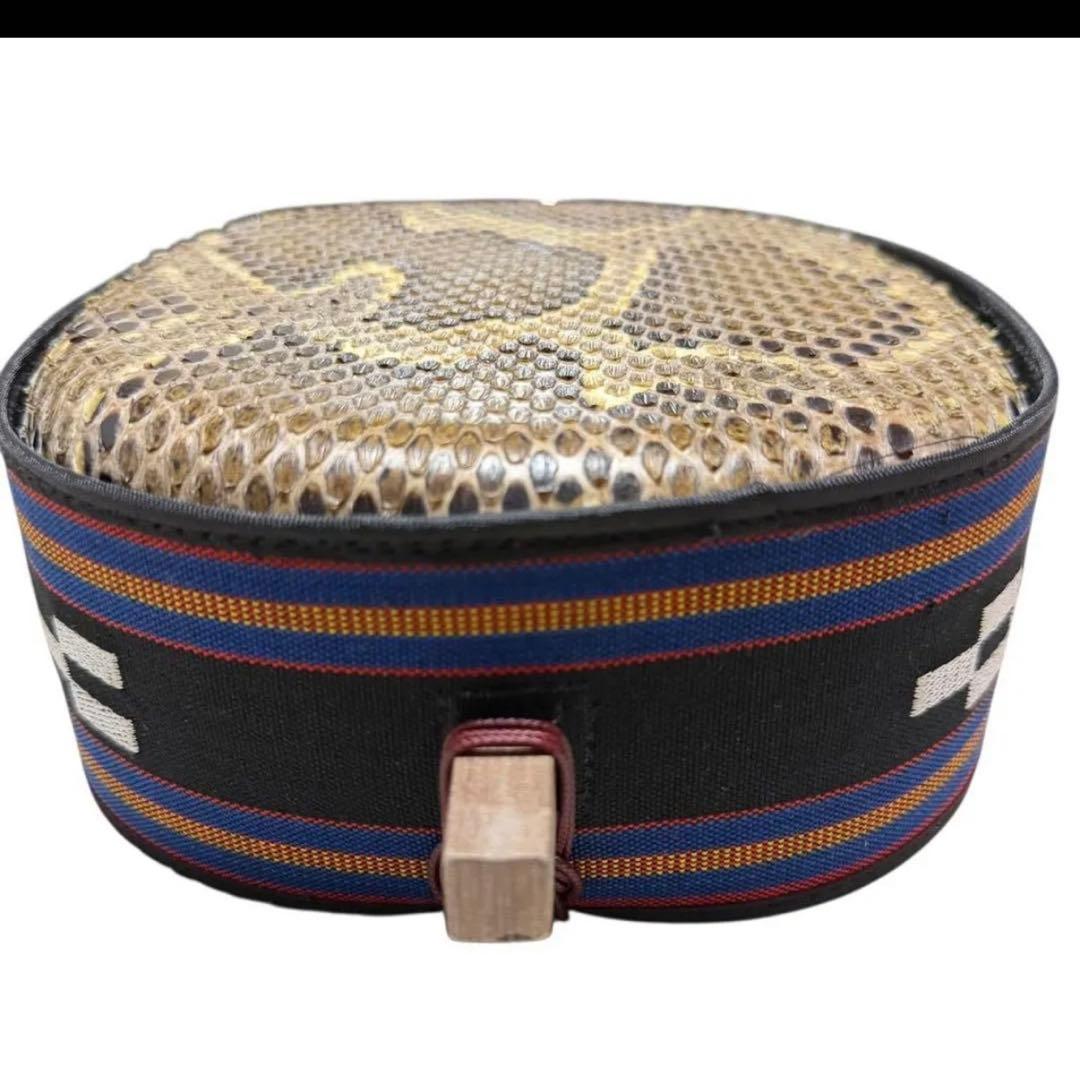 新城慎幸作 三線 紅木棹 本皮強化張り 保証書付 ハードケース付 沖縄三線