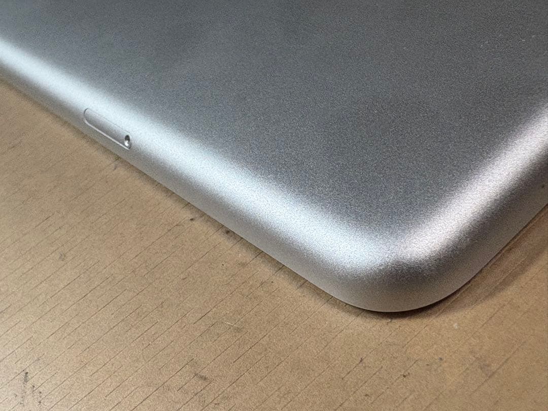 美品iPad mini3 16GB wifi+cellular シルバー