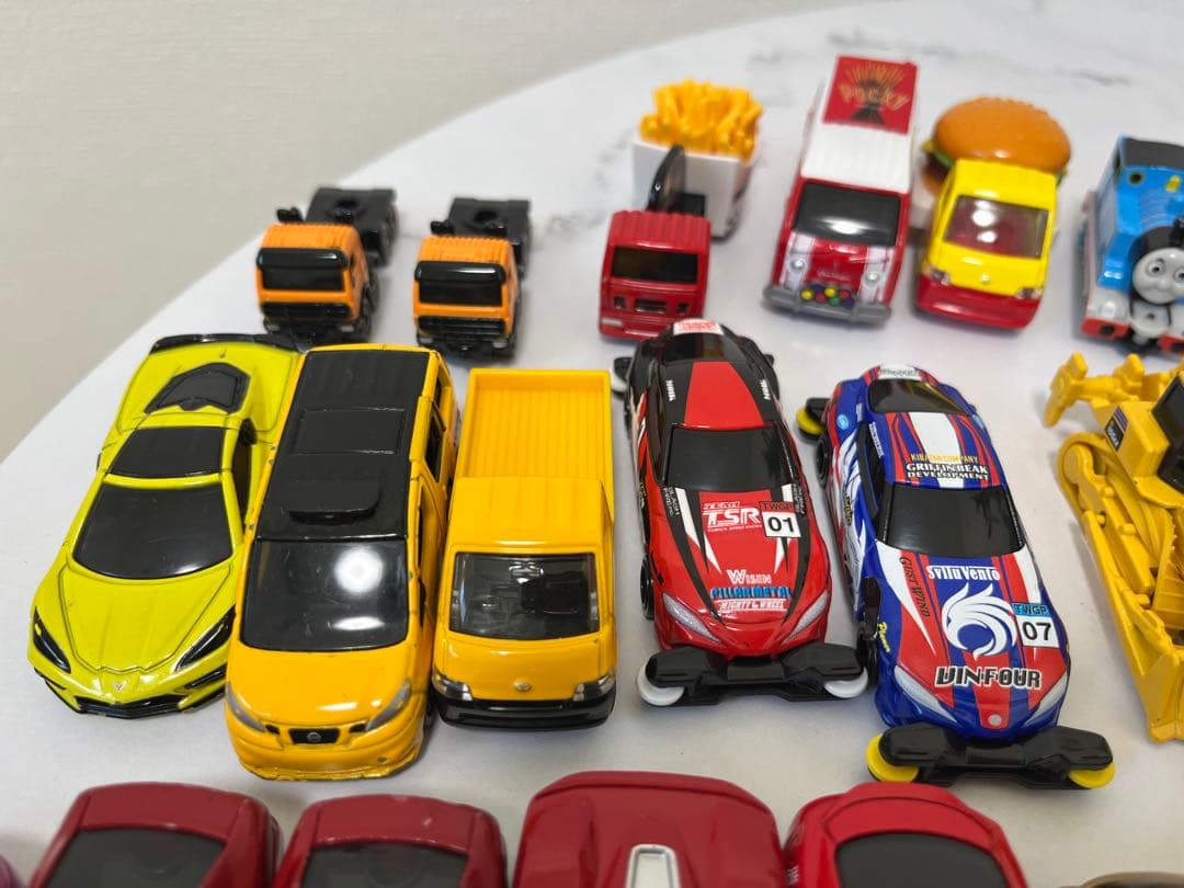 トミカ　まとめ売り　大量　約85台