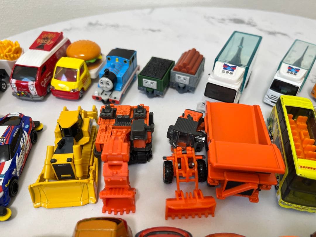 トミカ　まとめ売り　大量　約85台