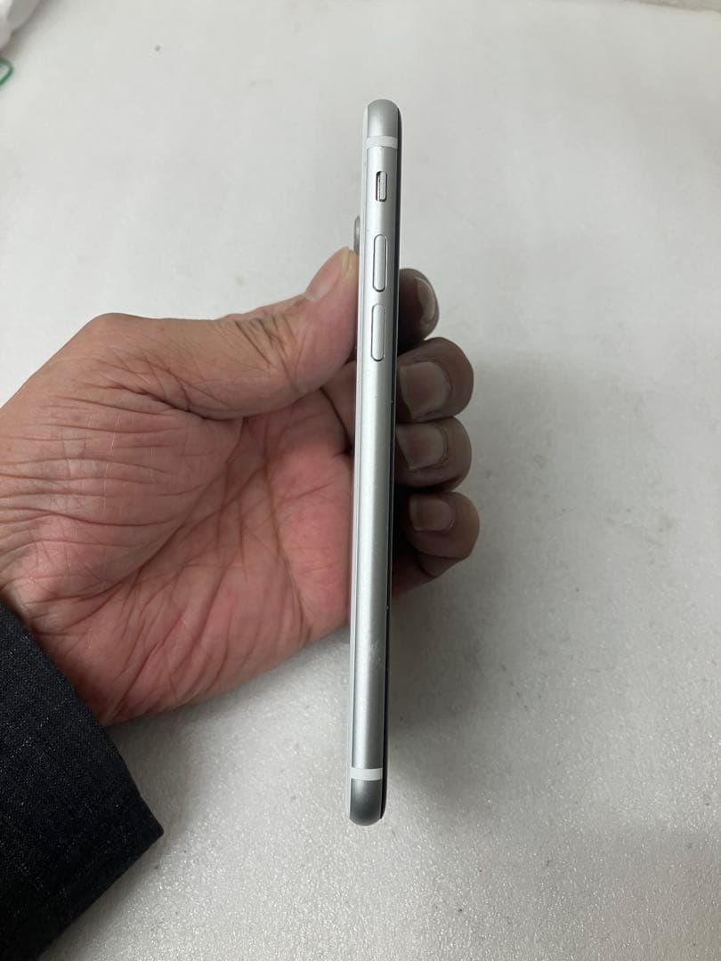 Apple iPhone SE (第2世代) 64G ホワイト 本体