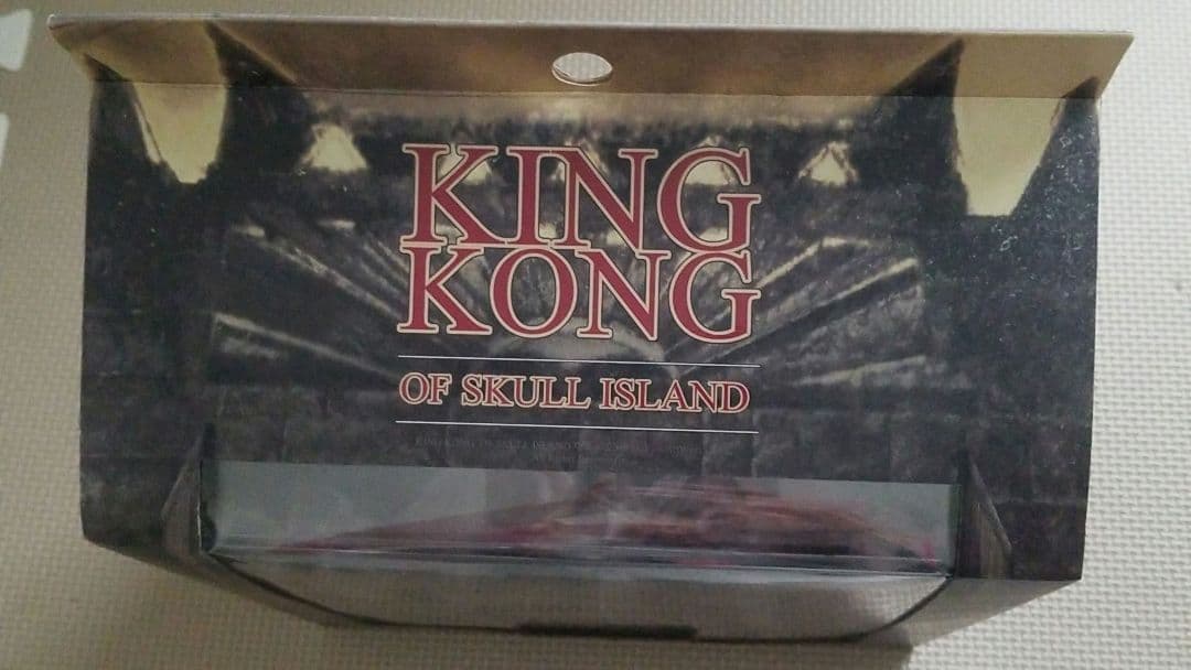 メズコ トイズ　キングコング 髑髏島の巨神 7インチ アクションフィギュア