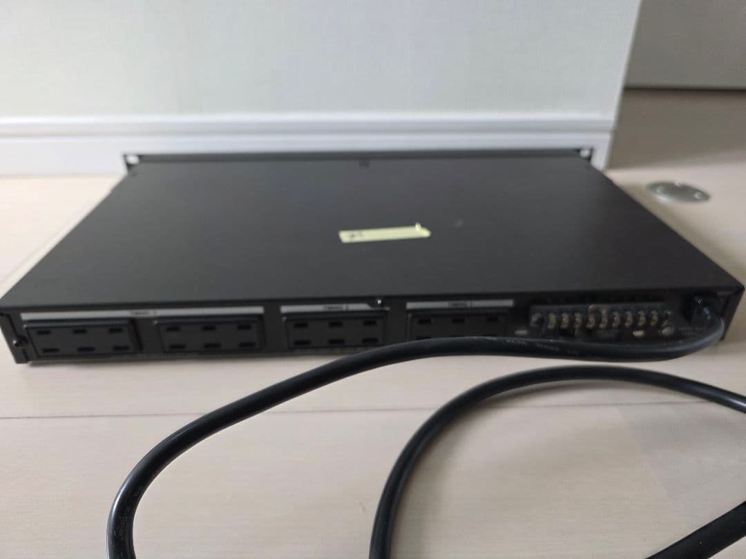 TASCAM av-p2800 電源分配器 1Uラックマウント