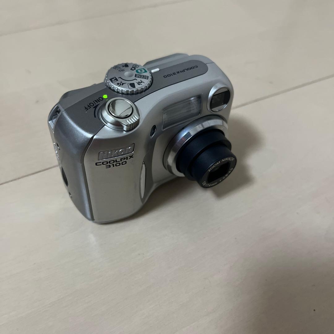 Nikon COOLPIX 3100 シルバー⭐︎新品単三電池付き