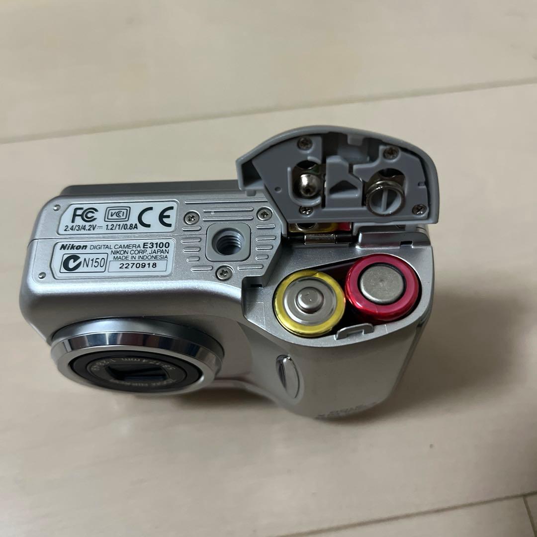 Nikon COOLPIX 3100 シルバー⭐︎新品単三電池付き
