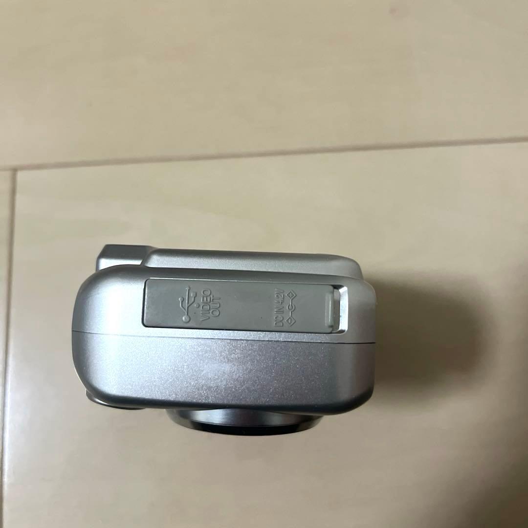 Nikon COOLPIX 3100 シルバー⭐︎新品単三電池付き