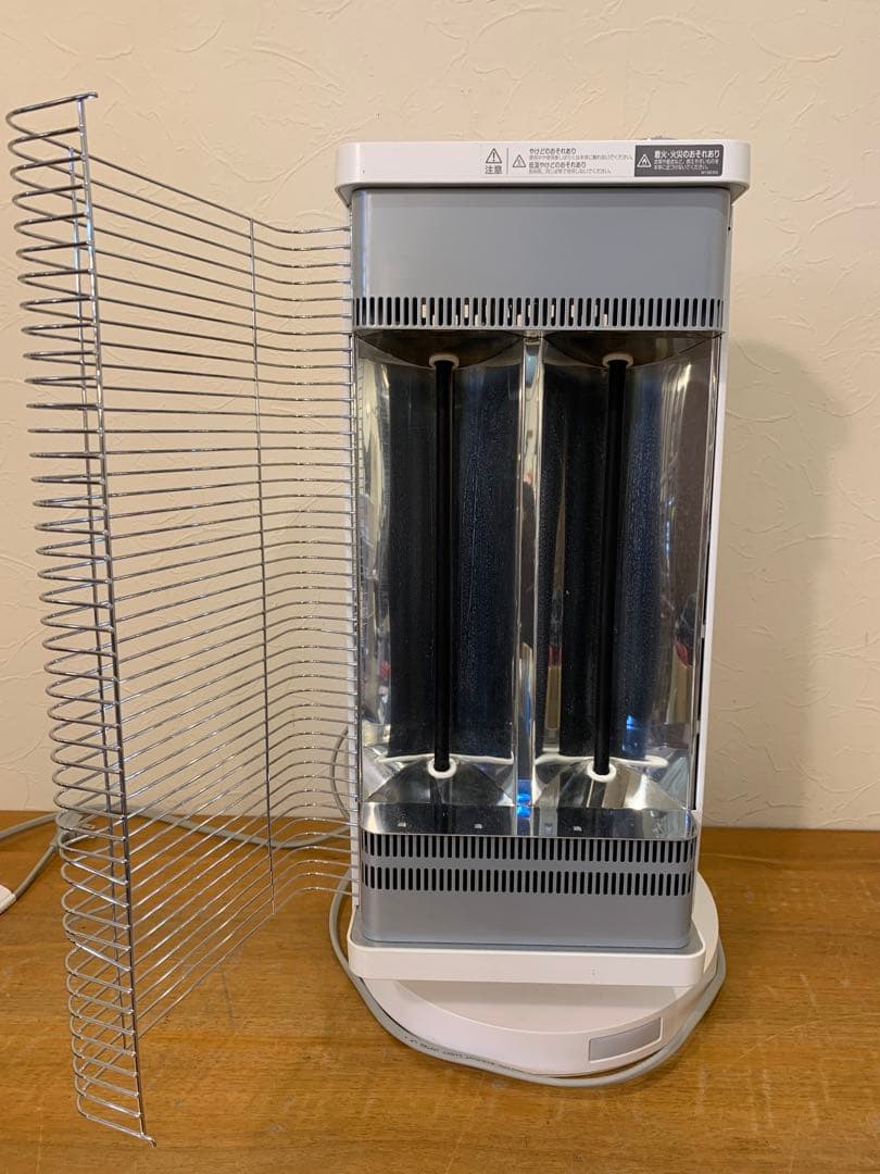 N0303-01★DAIKIN 遠赤外線暖房機 ERFT11ZS-W 2022