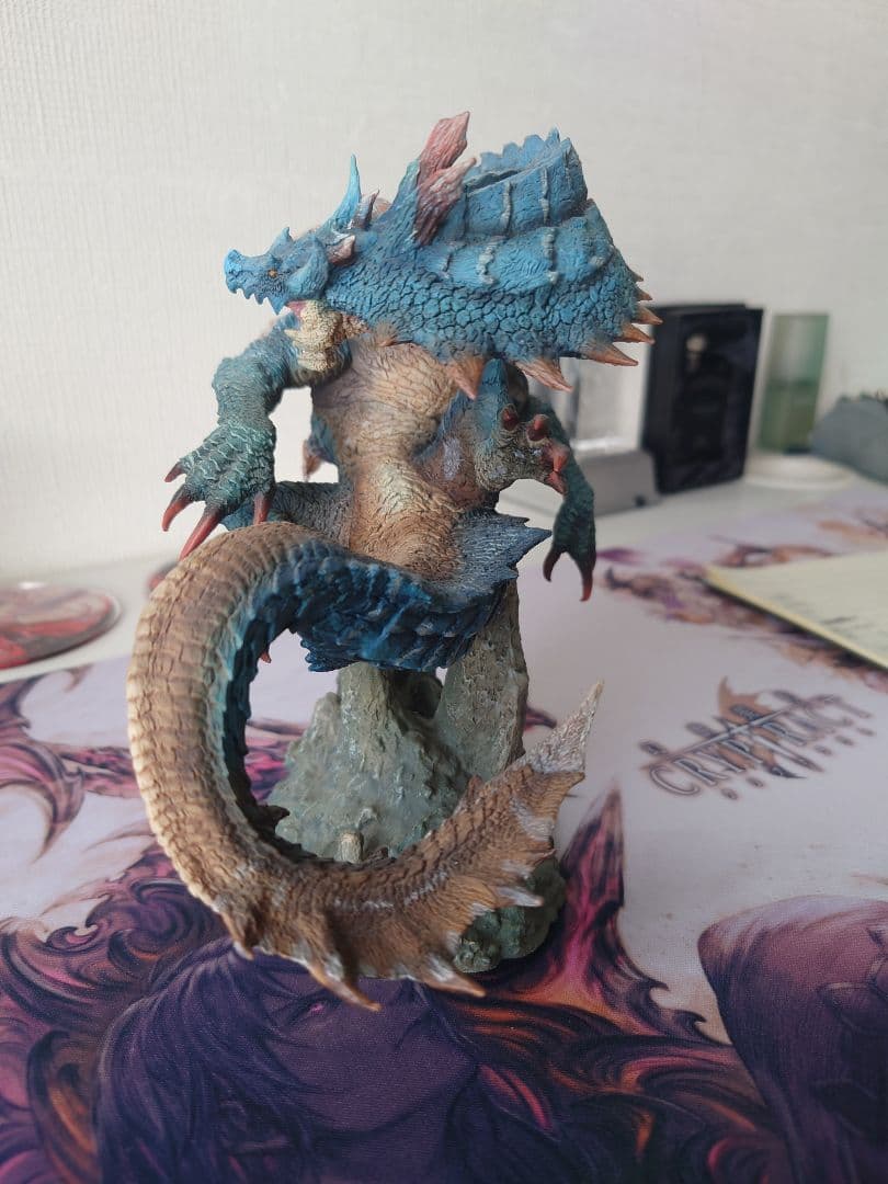 モンスターハンター　ラギアクルス　フィギュア