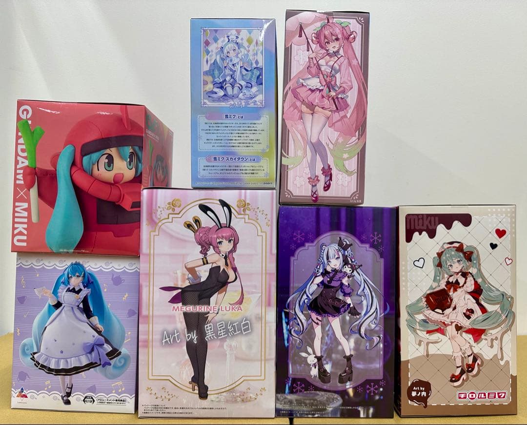 【レア含 未開封新品7点】初音ミク巡音ルカ プライズフィギュアまとめ売り