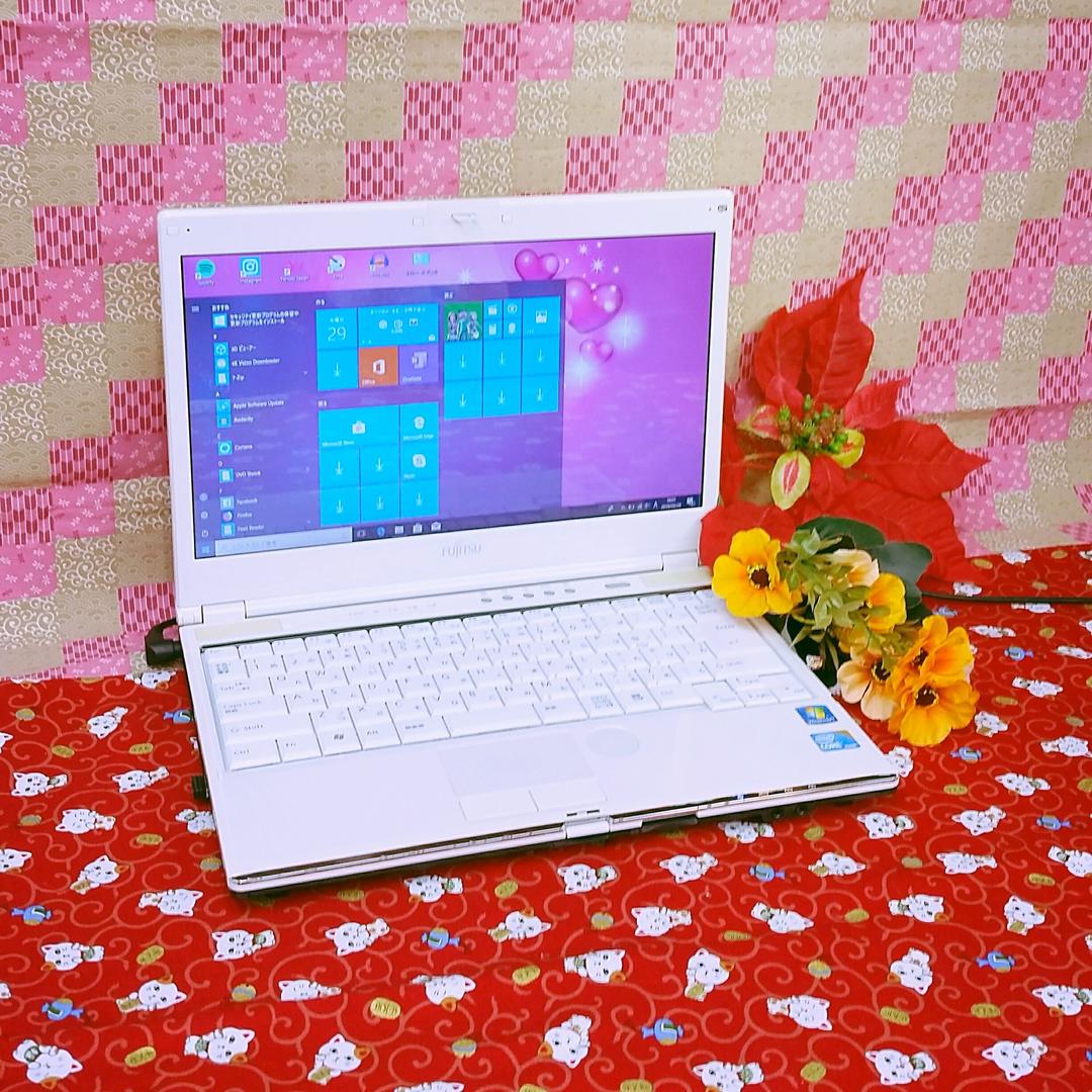 極上品！小型！テレワーク可能！Corei3搭載！富士通！新型Win10！動画編集
