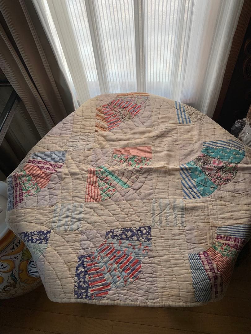 フランスアンティーク　シャビーな感じが可愛い古いパッチワークの布！たまりません！