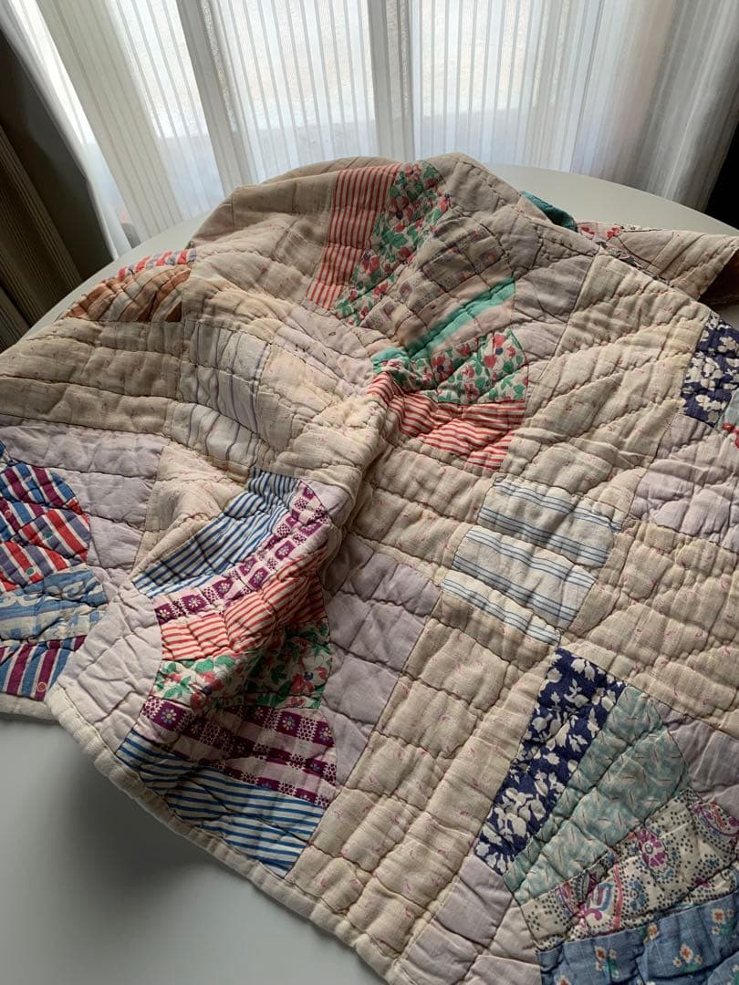 フランスアンティーク　シャビーな感じが可愛い古いパッチワークの布！たまりません！