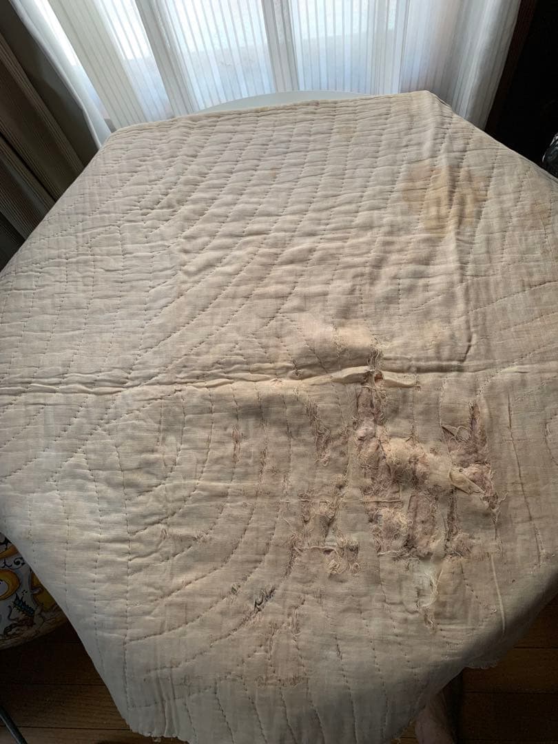 フランスアンティーク　シャビーな感じが可愛い古いパッチワークの布！たまりません！