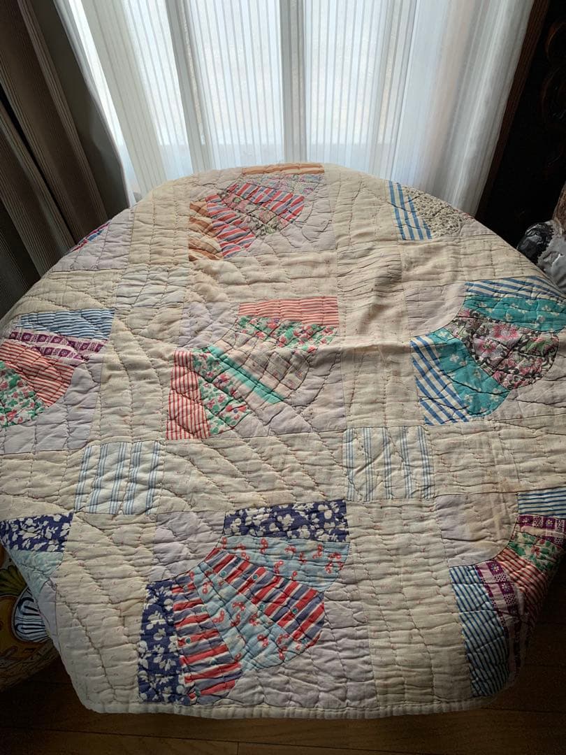 フランスアンティーク　シャビーな感じが可愛い古いパッチワークの布！たまりません！