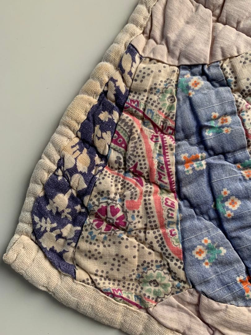 フランスアンティーク　シャビーな感じが可愛い古いパッチワークの布！たまりません！