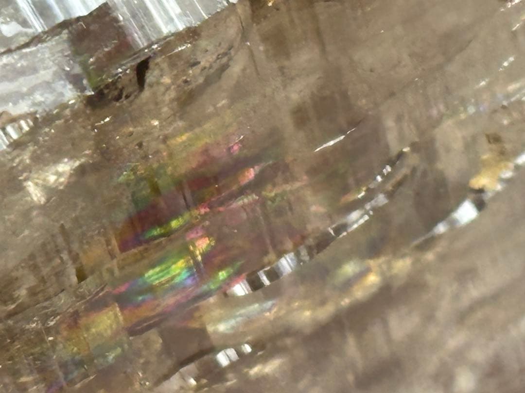 《ヒマラヤ＊スモーキークォーツ・虹だらけナチュラルポイント・二次結晶共生》