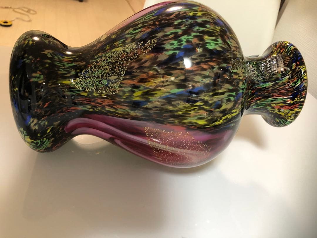 津軽花瓶 高品質のガラス製で、インテリアとして飾っていただけます。