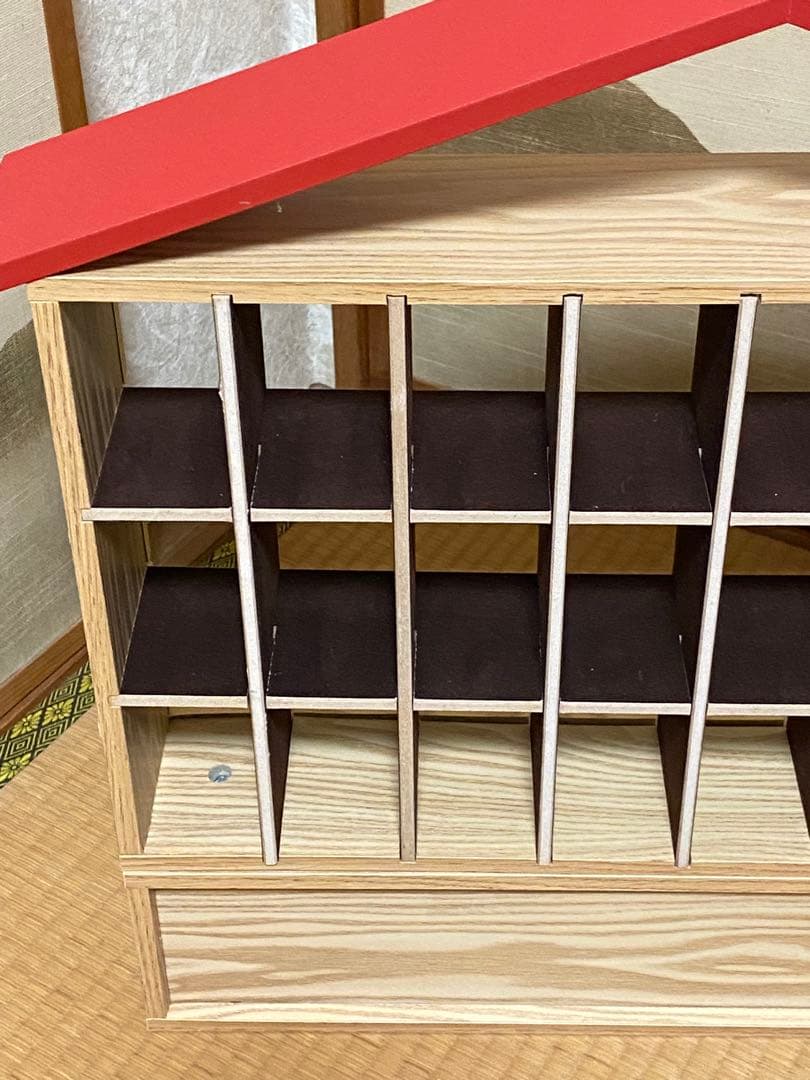 推し活グッズに！ 赤い屋根のディスプレイラック 引き出し付き（柵なし）