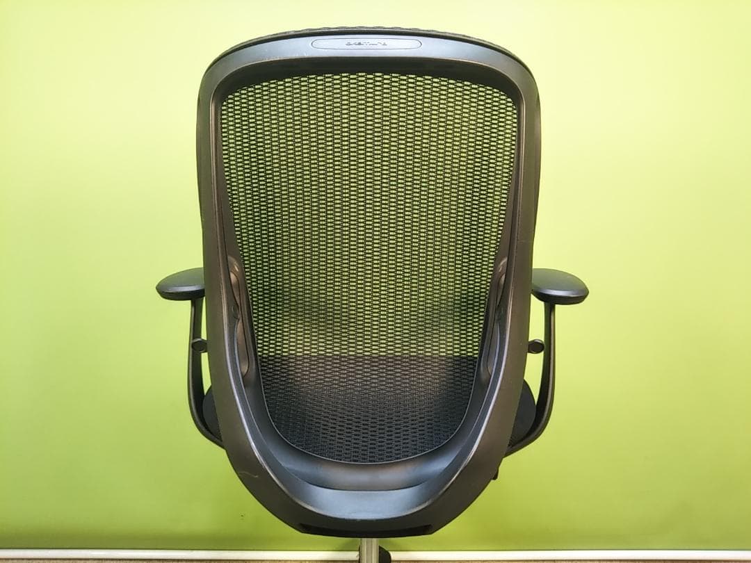 at　オカムラ　シルフィーチェア　ローバック　固定肘　前傾機能　メッシュ　中古品