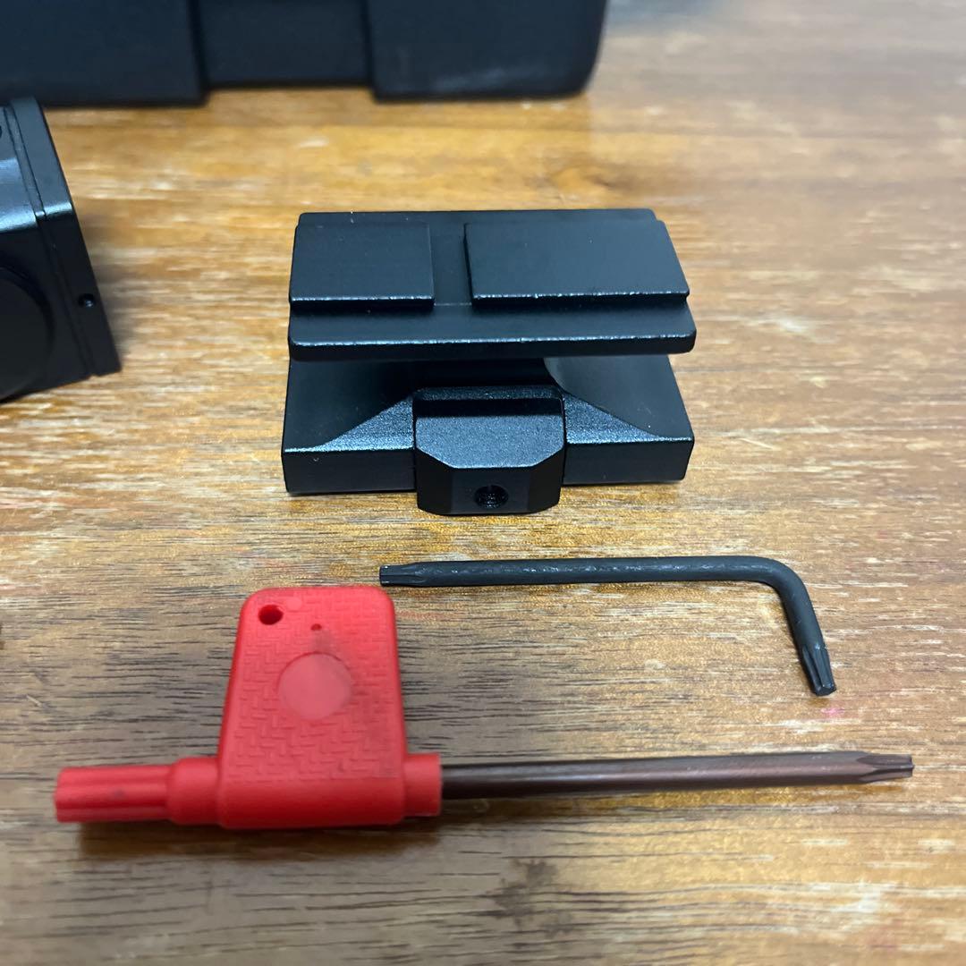 じ*ん様 SOTAC ACRO P-2 ダットサイト　rmrマウントプレートほぼ
