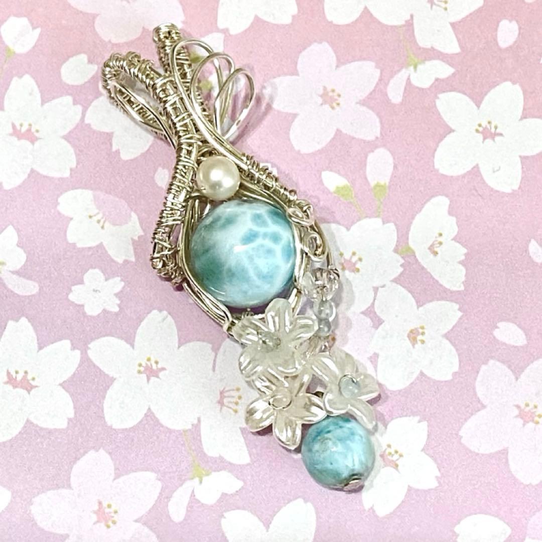 【一点物】波紋の守り石 ラリマー13㎜大玉と真珠のワイヤーアートペンダント 海