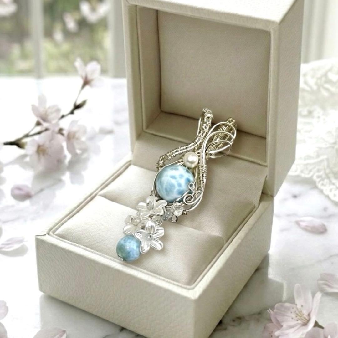 【一点物】波紋の守り石 ラリマー13㎜大玉と真珠のワイヤーアートペンダント 海