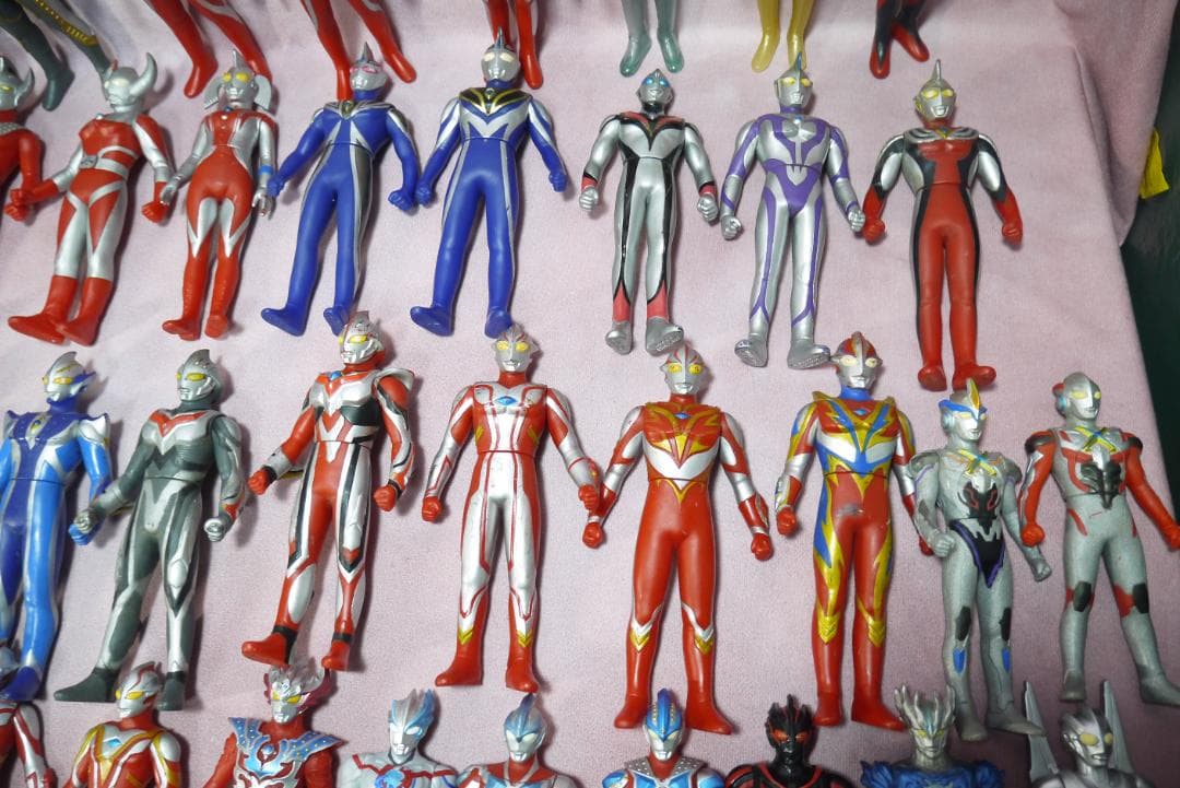 ウルトラヒーローシリーズ800サイズ新金型　500サイズ　89体