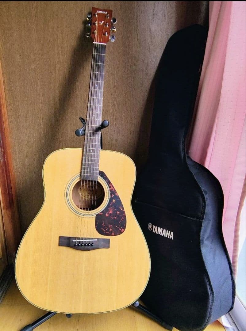 新品同様Yamaha F620 アコースティックギターおまけ付き