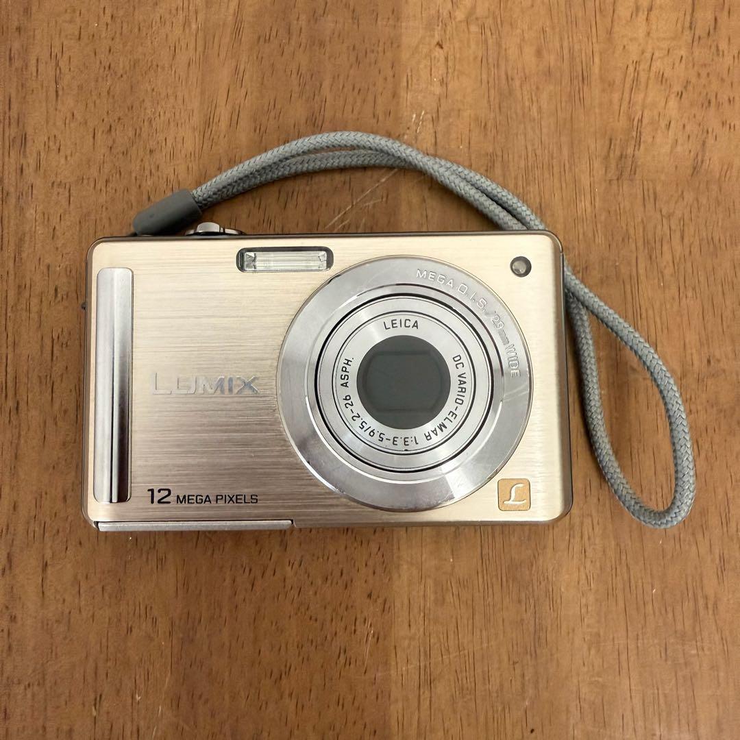 ● 美品 Panasonic LUMIX デジタルカメラ DMC-FS25