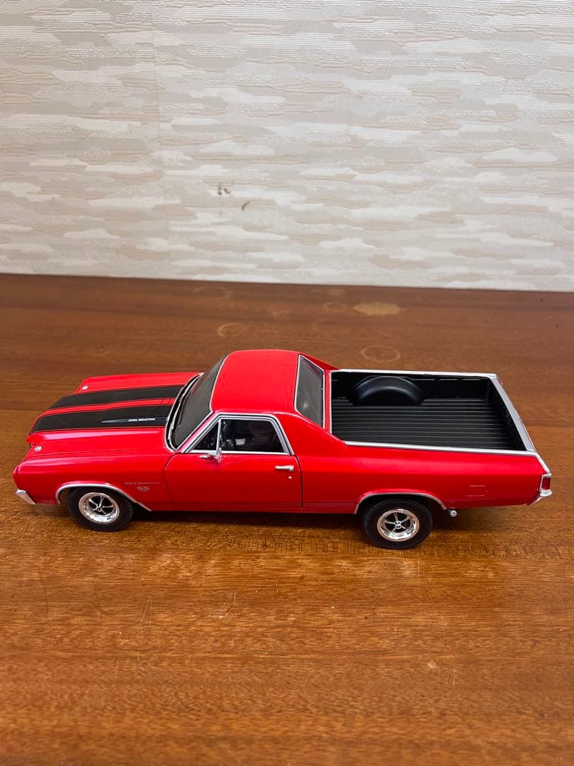 No536 ミニカー1/18箱無し CHEVROLET EL CAMINO SS