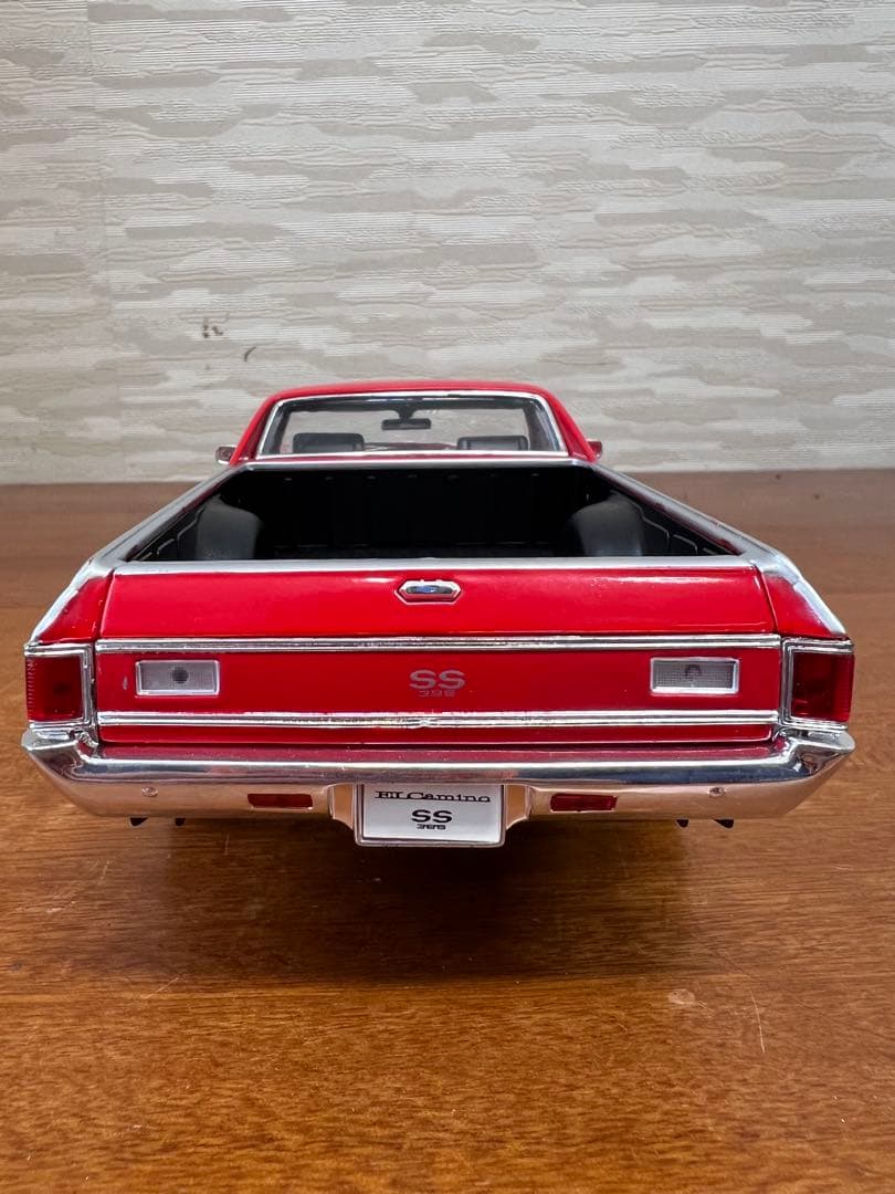 No536 ミニカー1/18箱無し CHEVROLET EL CAMINO SS