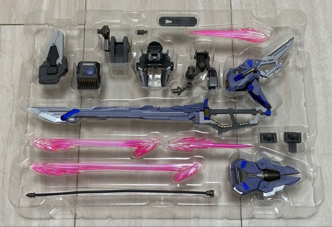 【即購入可・匿名配送】メタルビルド　ストライクガンダム3点セット