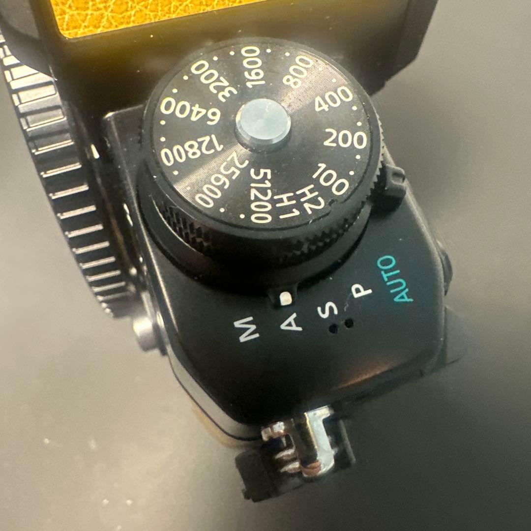 な*ぬ様 Nikon Z fc イエローブラック　ミラーレス一眼 本体