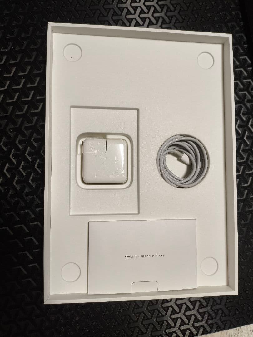 美品 MacBook Air 2020 M1 13インチ 8GB 256BG