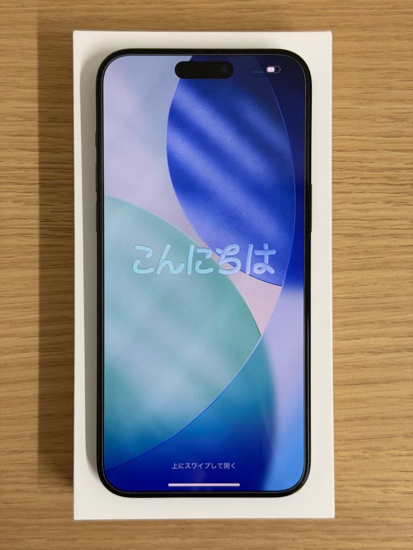 美品 iPhone 15 Pro Max 256GB ブラックチタニウム