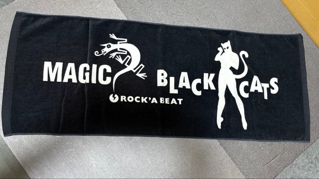 【未使用品】マジック ブラックキャッツ タオル とステッカー入りバンダナ