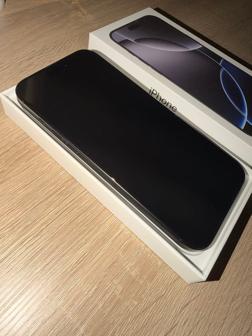 iPhone 16 Pro Max 256GB SIMフリー ブラックチタニウム