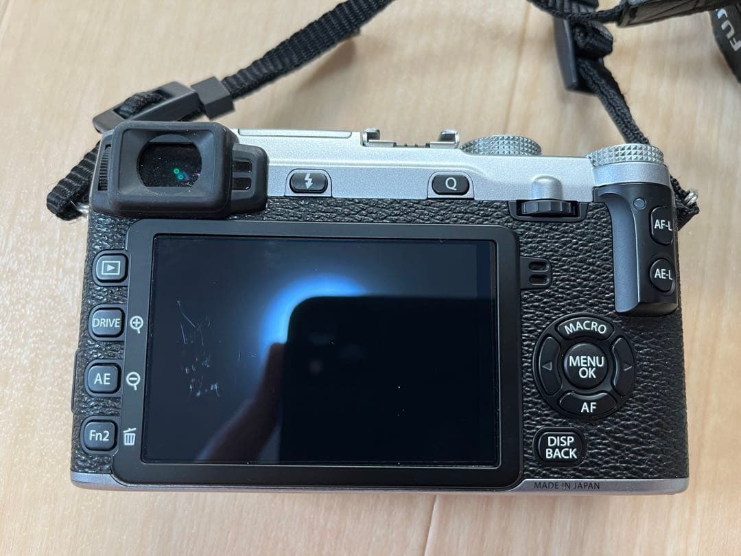 フジフィルム　FUJIFILM X-E2 ボディ　レンズ付き