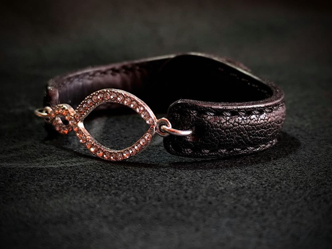 Buffalocalf　ストーンチャームブレスレット　ブラック×シルバー