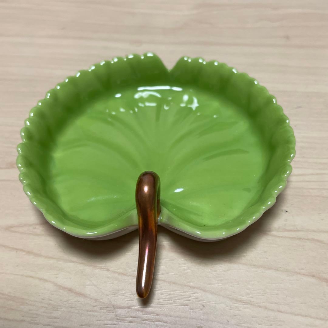 ヘレンドロータスディッシュ