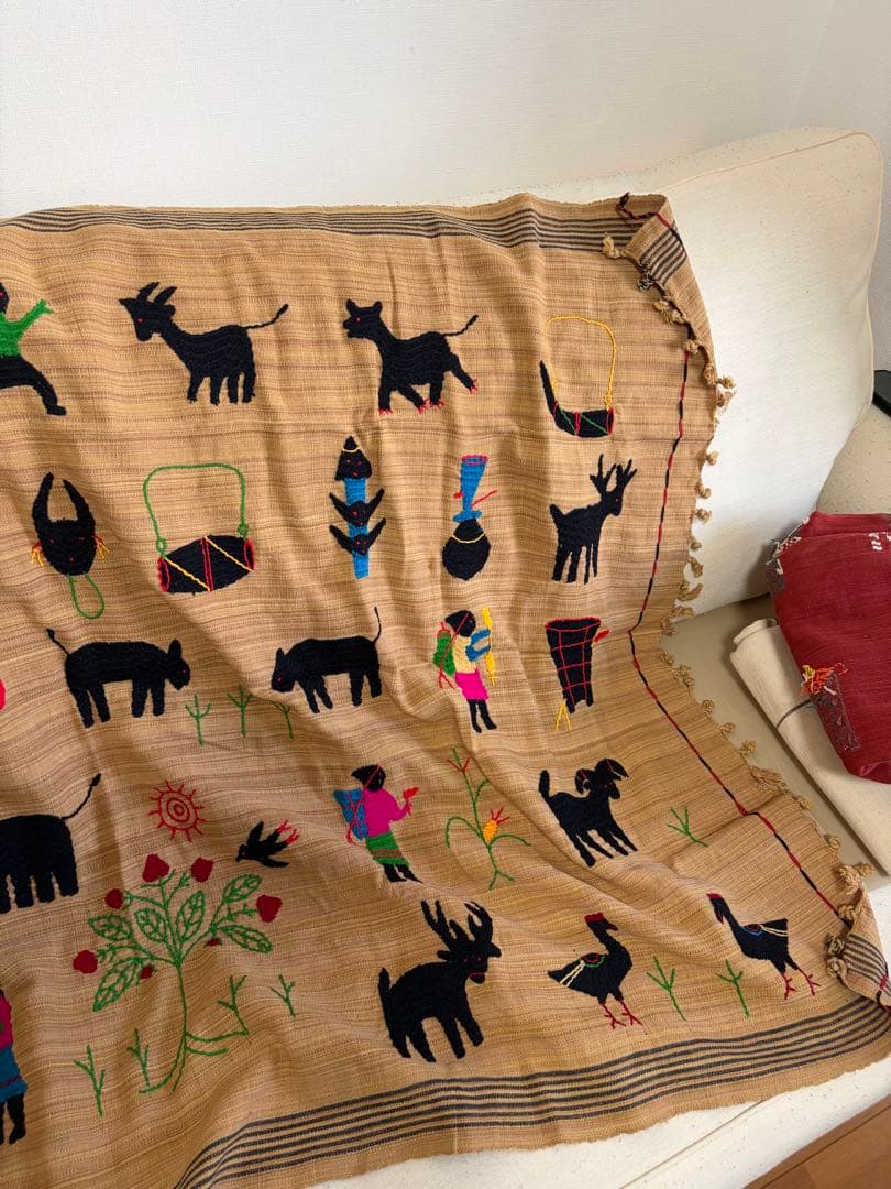 少数民族　ナガ族　刺繍ファブリック　タペストリー　民族の手仕事