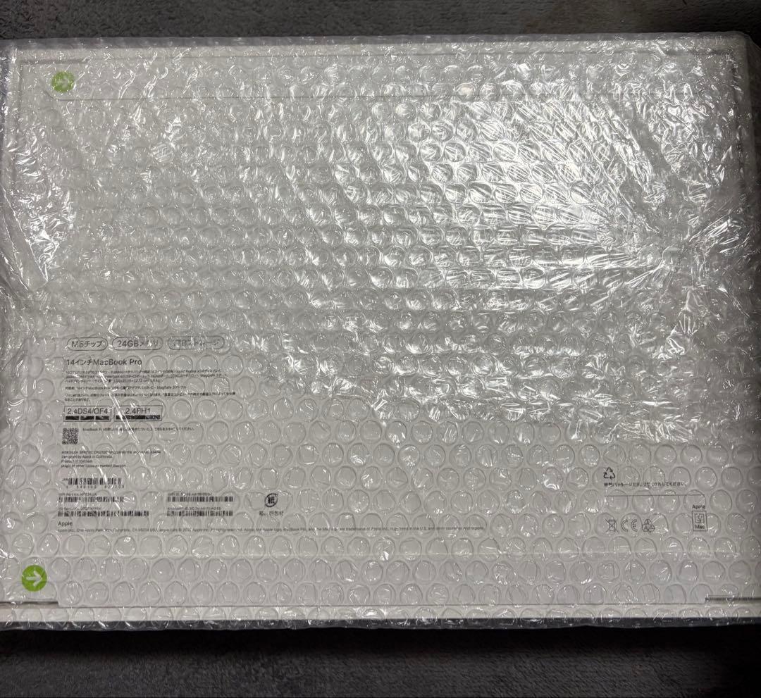 MacBook本体 MacBook Pro M5 14inch MDE34J/A