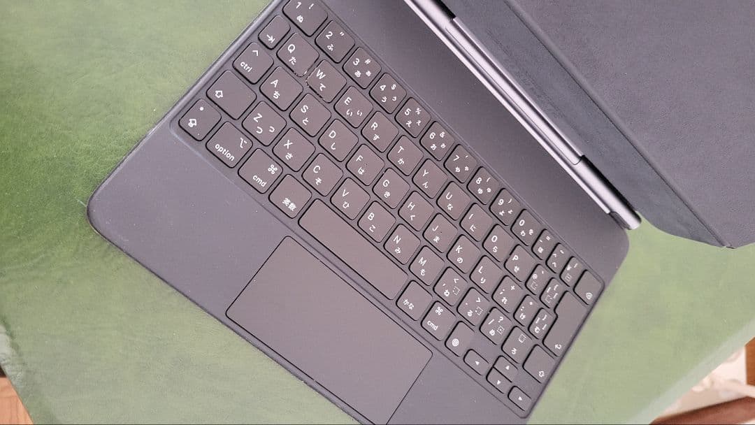 iPad用 純正マジックキーボード　日本語配列11インチ