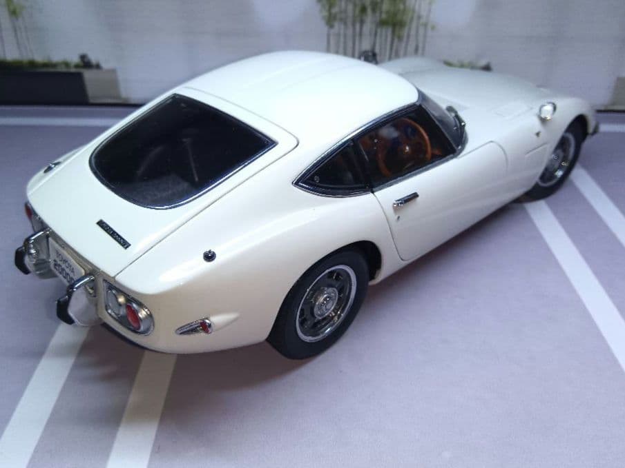 オートアート製 1/18 トヨタ2000 GT 訳あり