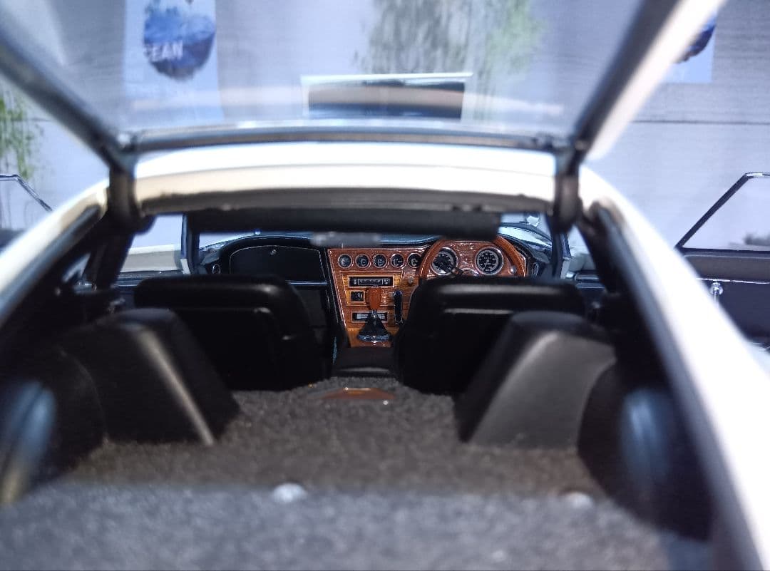 オートアート製 1/18 トヨタ2000 GT 訳あり