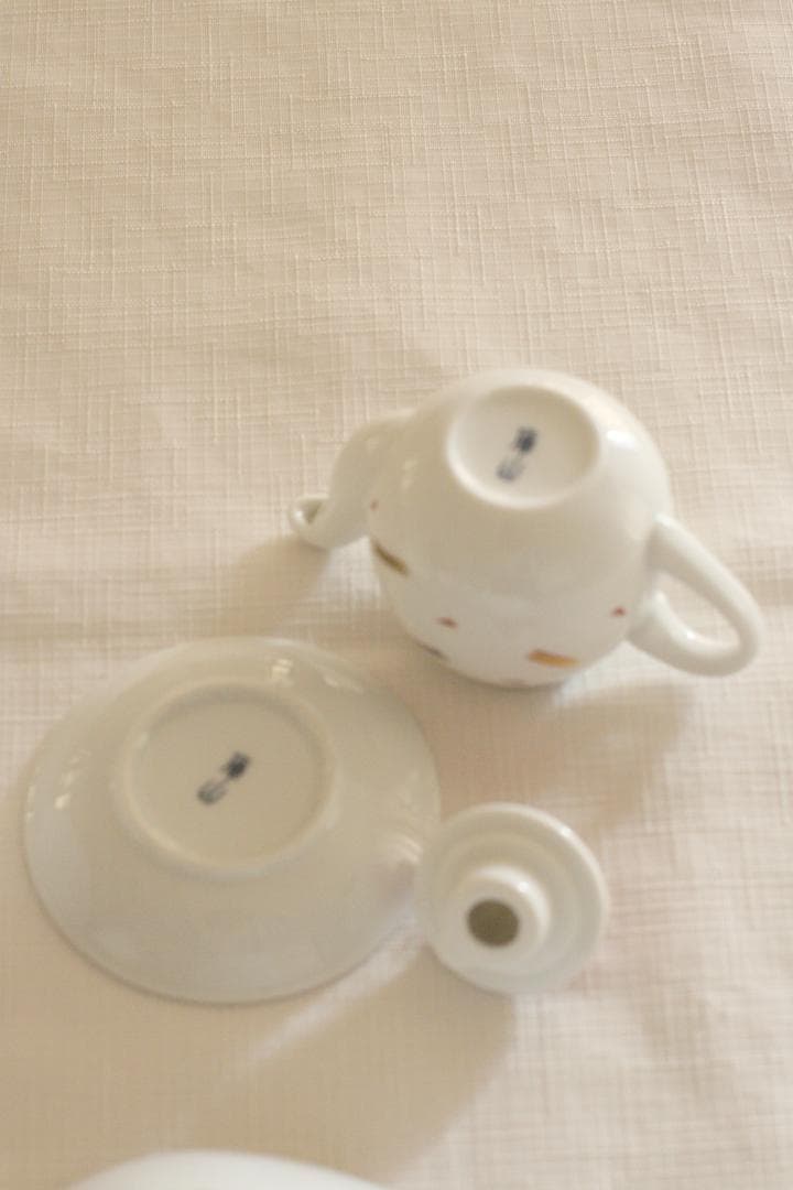 【新品未使用】和食　小鉢　小皿　醤油差し　木箱入り　前畑陶器　赤絵小町香物揃