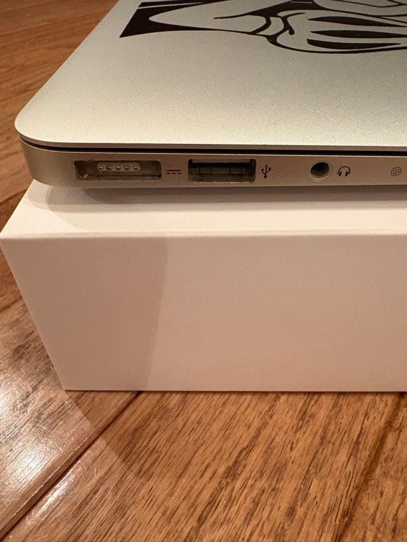 MacBook Air 13インチ 2012年モデル 箱あり 充電器付き 動作良