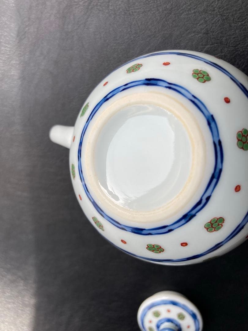 源右衛門　染錦緑梅小紋割　急須