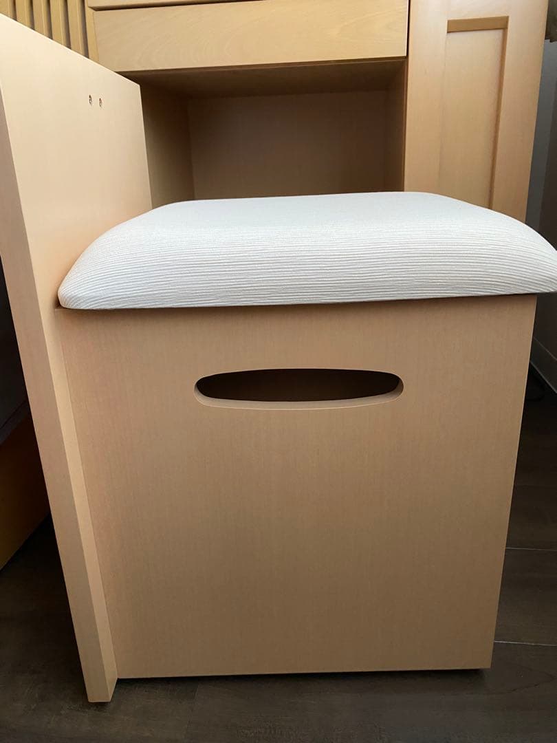新品未使用　ドレッサー　鏡台② イス