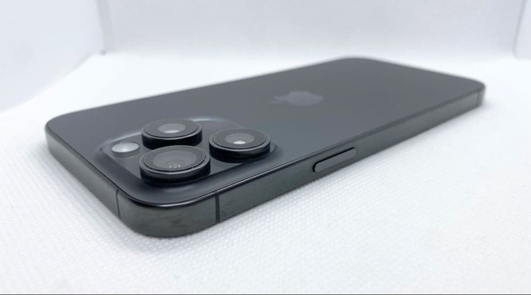 iPhone 15 Pro Max 256GB バッテリー容量100%